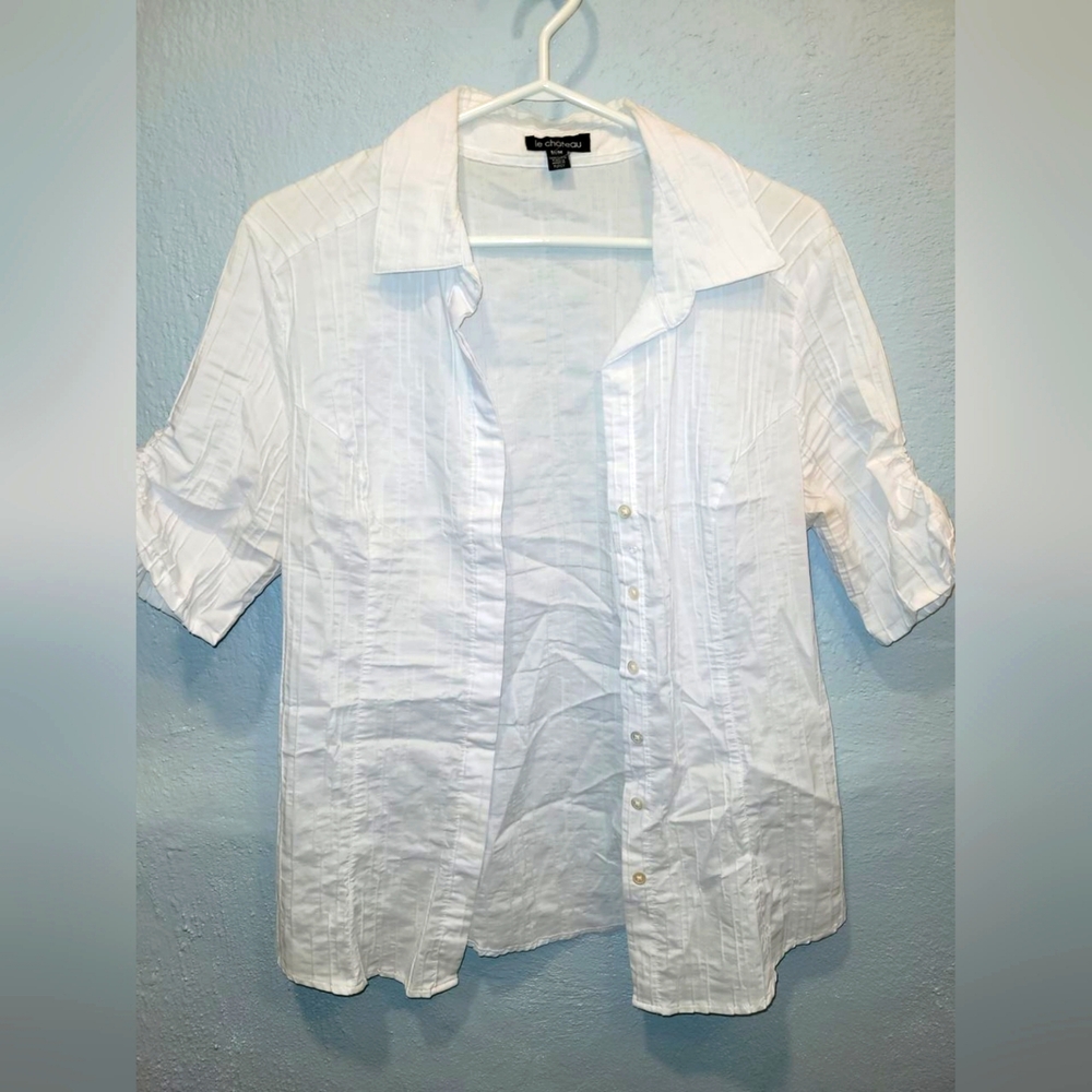 Le Chateau White Fitted Buttoned Blouse with Notched Collar